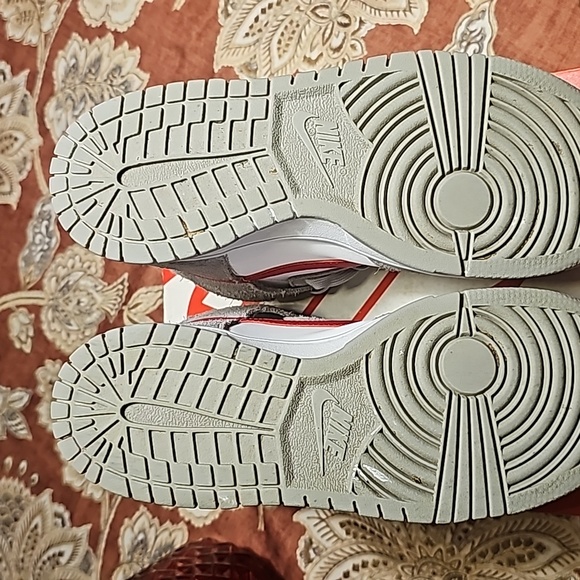 Nike Dunk High SE GS “Athletic Club”- Size: 5Y / 6.5 for Women. - Picture 4 of 6